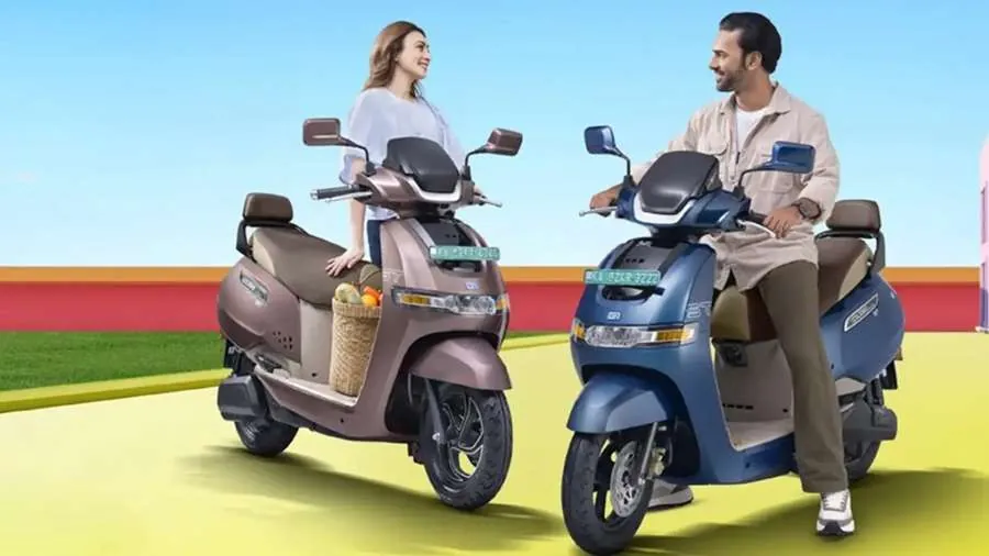 માત્ર ₹60 હજારમાં ખરીદો આ ધમાકેદાર સ્કૂટી! ₹42 ના ખર્ચમાં દોડશે 212 KM, લોકો થઈ ગયા ફિદા 2 TVS iQube1.jpg