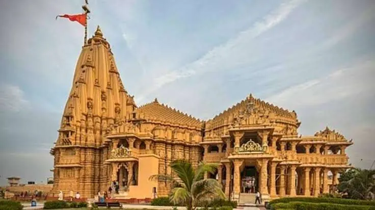 શ્રાવણ ઉત્સવ ૨૦૨૬: પવિત્ર માસમાં ગ્રામીણ નારી શક્તિના આર્થિક ઉત્થાનનો અનોખો ત્રિવેણી સંગમ 2 SHRAWAN .jpg