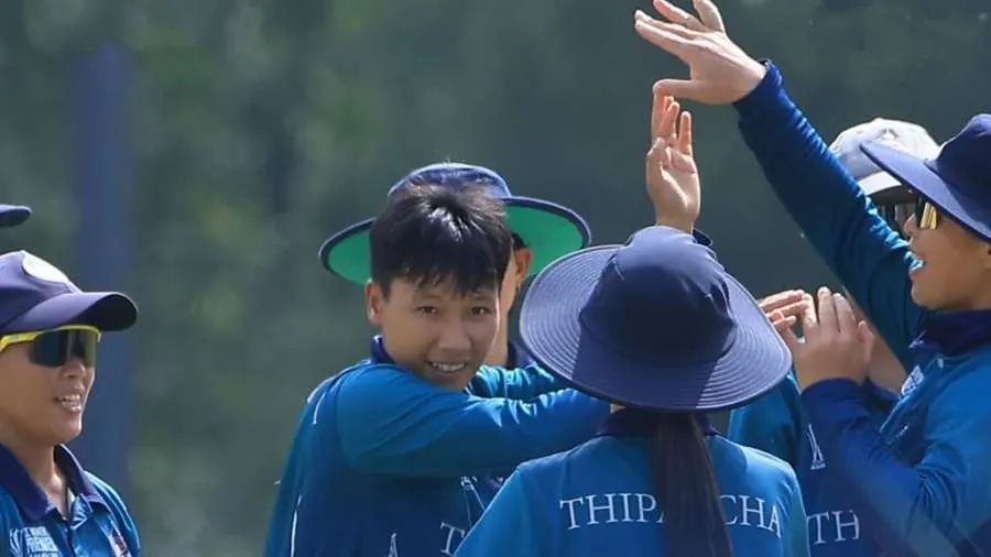 woman cricket.jpg