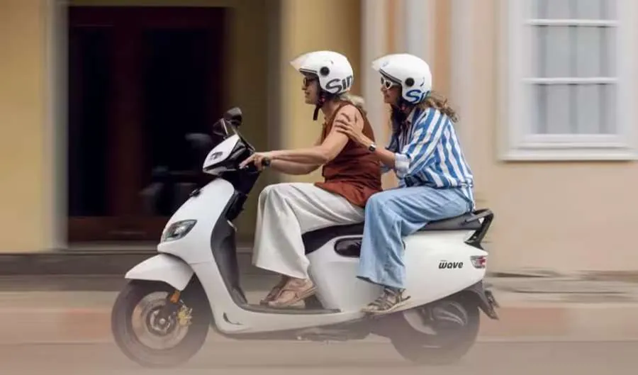 243 કિમીની રેન્જ અને 90 km/h ની ટોપ સ્પીડ! માર્કેટમાં ધમાકેદાર એન્ટ્રી સાથે નવું સ્કૂટર લોન્ચ, જાણો કિંમત 3 scooty.jpg