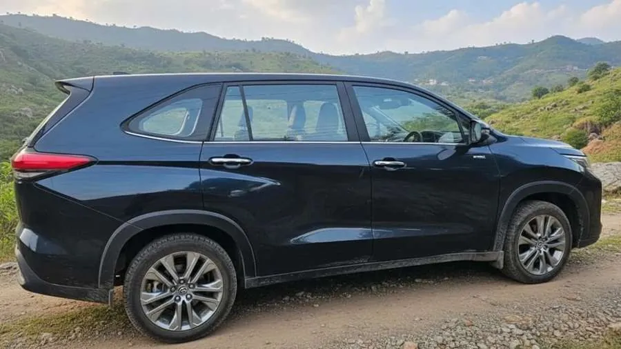 Toyota ની સૌથી સુપરહિટ MPV નવા અવતારમાં! ફેસલિફ્ટ મોડલમાં મળશે આ ધાંસુ ફીચર્સ 2 car1.jpg