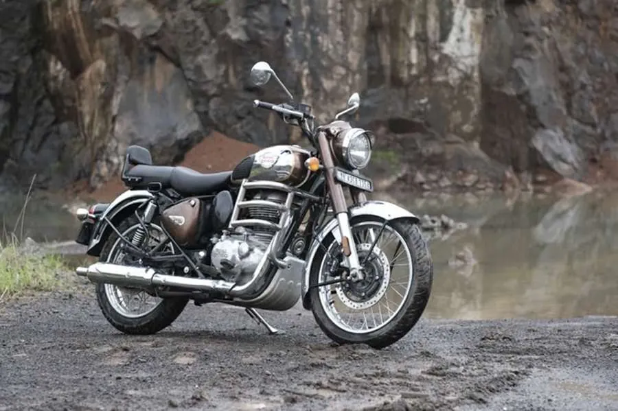 રોયલ એનફિલ્ડને ટક્કર આપવા આવી નવી Jawa 42! 60 નવા અપડેટ્સ પછી જાણો કઈ બાઇક છે ખરીદવા યોગ્ય 2 Classic 350.jpg