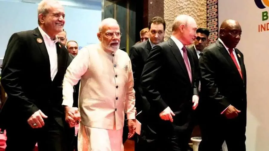બ્રિક્સ સંમેલન 2026માં મોદી, પુતિન અને જિનપિંગની તસવીરે ખેંચ્યું દુનિયાનું ધ્યાન 2 BRICS