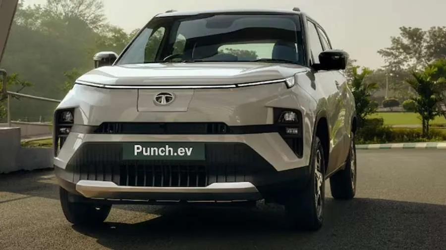 કાર પ્રેમીઓ માટે મોટા સમાચાર: Tata Punch અને EV વર્ઝન બંનેના દામ વધ્યા, નવી પ્રાઇસ જાણો 2 tata pauch ev1.jpg