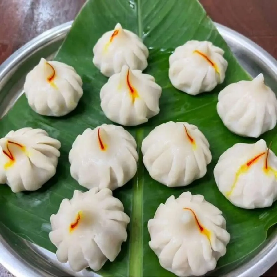 ગણેશ ચતુર્થી પર વગર ગેસે ઘરે જ બનાવો ટેસ્ટી મોદક, આ રહી સૌથી સરળ રીત 2 Modak