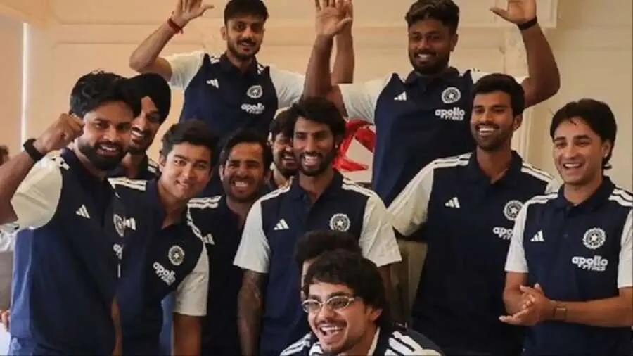 એશિયન ગેમ્સ 2026: શ્રેયસ અય્યર સાથે આ 3 બોલર્સ પણ જાપાન રવાના, ટીમ ઈન્ડિયાની સફર શરૂ 2 team ind.jpg