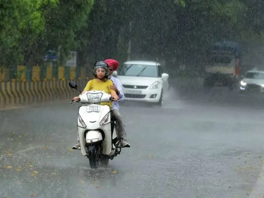 ગુજરાતમાંથી ચોમાસાની વિદાય શરૂ! કચ્છ-બનાસકાંઠામાંથી મેઘરાજાએ લીધી પાછીપાની, જાણો આ વર્ષે કેટલો ઘટો વરસાદ 2 rain1.jpg