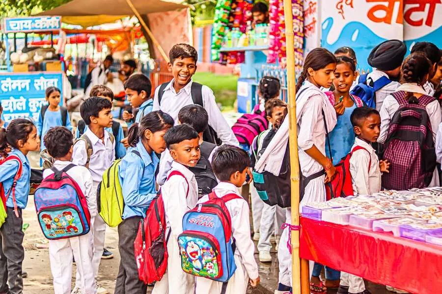 શાળાઓના 50 મીટરના ઘેરાવામાં નહીં વેચાઈ શકે જંક ફૂડ, બાળકોની તબિયત સુધારવા FSSAIનો મોટો પ્રસ્તાવ! 2 School Food Safety