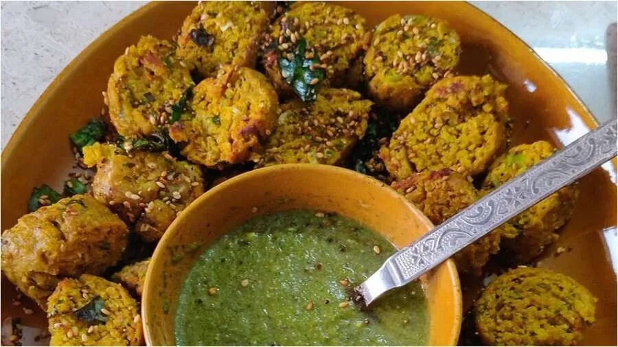 વજન ઘટાડવા અને હેલ્ધી ડાયેટ માટે બેસ્ટ છે 'દૂધીના મુઠિયા', નોંધી લો સરળ રેસીપી 2 Dudhi Muthiya