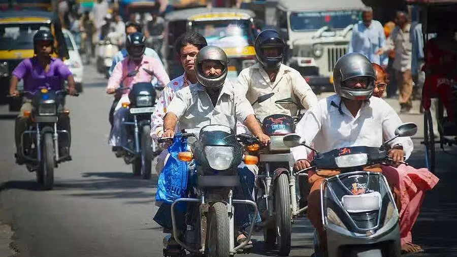 શહેર નહીં, ગામડાં બન્યાં ટુ-વ્હીલરના સૌથી મોટા બજાર! 2026માં 55% રજિસ્ટ્રેશન ગ્રામ્ય વિસ્તારોમાંથી, જાણો કઈ બાઇક્સની સૌથી વધુ માંગ 2 BIKE1.jpg