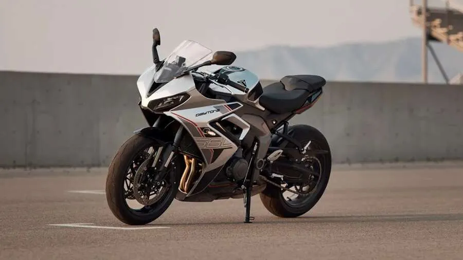 બાઇક લવર્સ માટે ખુશખબર: Triumph Daytona 660 નવા અંદાજમાં એન્ટ્રી, જાણો ડિઝાઇનમાં શું નવું છે? 2 bike1.jpg