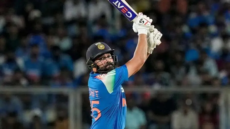 IND vs WI: ખાસ ક્લબમાં સામેલ થવા રોહિત શર્માને 73 રનની જરૂર, જાણો કયા રેકોર્ડ પર છે નજર 2 rs.jpg