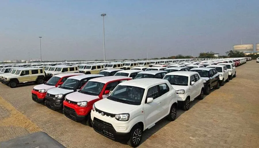 તહેવારો પહેલાં Maruti Suzuki નો મોટો ધમાકો! 2 લાખથી વધુ કારનું બુકિંગ મળતાં જ વધાર્યું પ્રોડક્શન 2 maruti1.jpg
