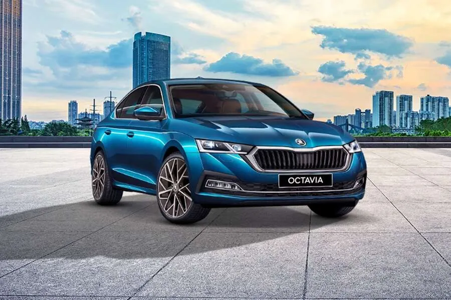 હવે ચિંતા વગર ચાલશે ગાડી! Skoda Octavia નું નવુ Hybrid મોડેલ ધમાકેદાર એન્ટ્રી માટે તૈયાર 3 car.jpg
