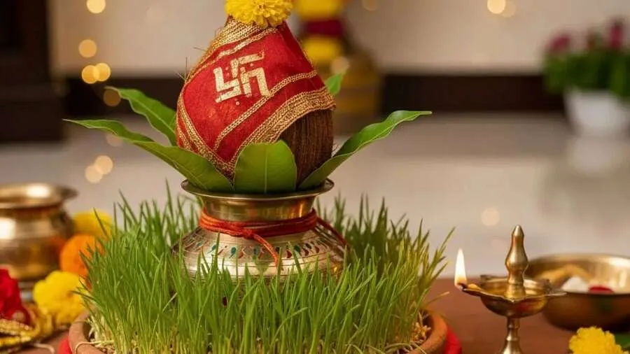 નવરાત્રીના કળશમાં શું-શું નાખવું જોઈએ? ક્યાંક તમે પણ તો નથી કરી રહ્યા આ મોટી ભૂલ, જાણો સાચા નિયમો 3 Kalash Sthapana