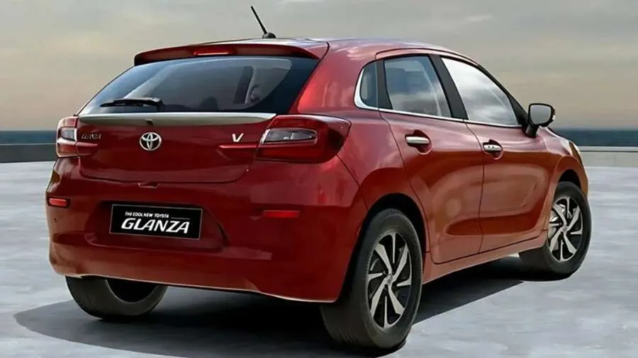 Toyota Glanza Faceliftનો ટીઝર રિલીઝ, નવા લુકમાં આવશે હેચબેક; જાણો ક્યારે થશે લોન્ચ 2 car1.jpg