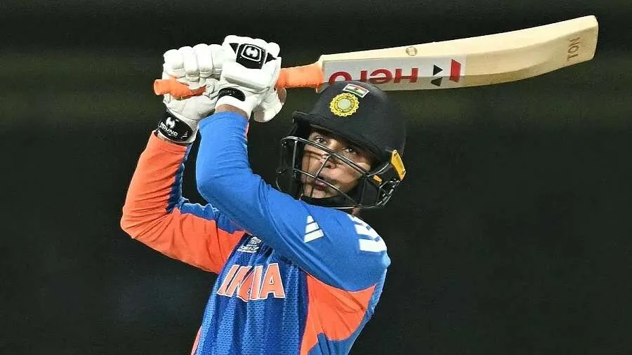 T20 ક્રિકેટને મળ્યો નવો 'સિક્સર કિંગ', અભિષેક શર્માએ તોડ્યો સૂર્યકુમારનો વર્લ્ડ રેકોર્ડ! 3 Abhishek Sharma