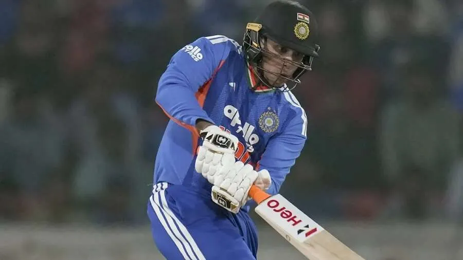 T20 ક્રિકેટને મળ્યો નવો 'સિક્સર કિંગ', અભિષેક શર્માએ તોડ્યો સૂર્યકુમારનો વર્લ્ડ રેકોર્ડ! 2 Abhishek Sharma