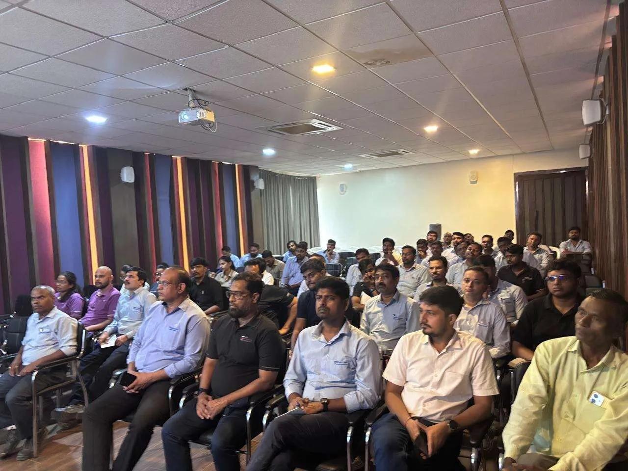 સાણંદના વિંછીયા ગામે ૧૦૦ એકરના અદભુત ફાર્મ હાઉસ ખાતે પ્રાકૃતિક ખેતી અને પર્યાવરણ સુરક્ષા અંગે ભવ્ય સેમિનાર યોજાયો 1 WhatsApp Image 2026 10 15 at 7.35.34 PM.jpeg