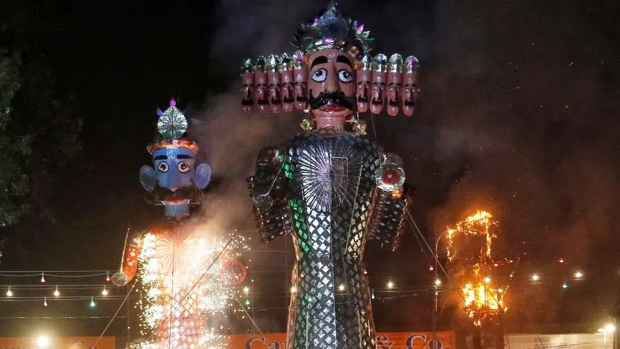 દશેરાના દિવસે ભૂલથી પણ ન કરતા આ 5 કામ, નહિતર ઘરમાં આવી શકે છે કંગાળી અને અશુભતા! 3 Bhuvneshwar Kumar