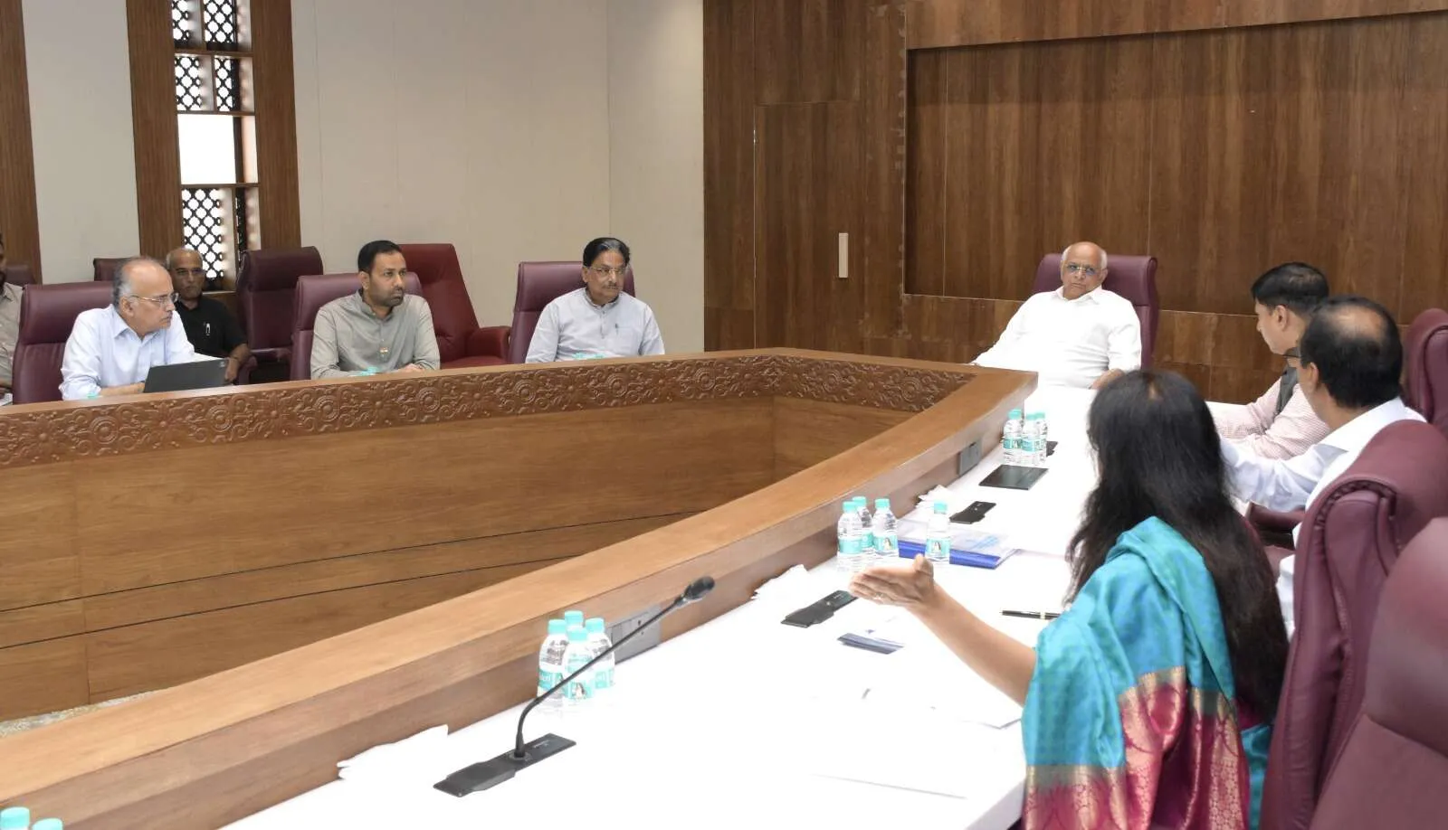 ગુજરાતમાં વીજળીની રેકોર્ડબ્રેક માંગ: રાજ્ય સરકારની સજ્જતા, પડકારો અને ભવિષ્યનું માળખું 3 WhatsApp Image 2026 10 20 at 6.10.37 PM.jpeg