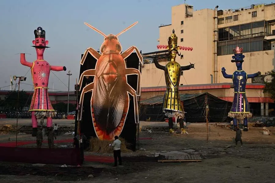 વંદાના પૂતળાને લઈને અભિજીત દીપકેનું નિવેદન ચર્ચામાં, કહ્યું- 'મફત પ્રચાર માટે આભાર' 3 delhi.jpg