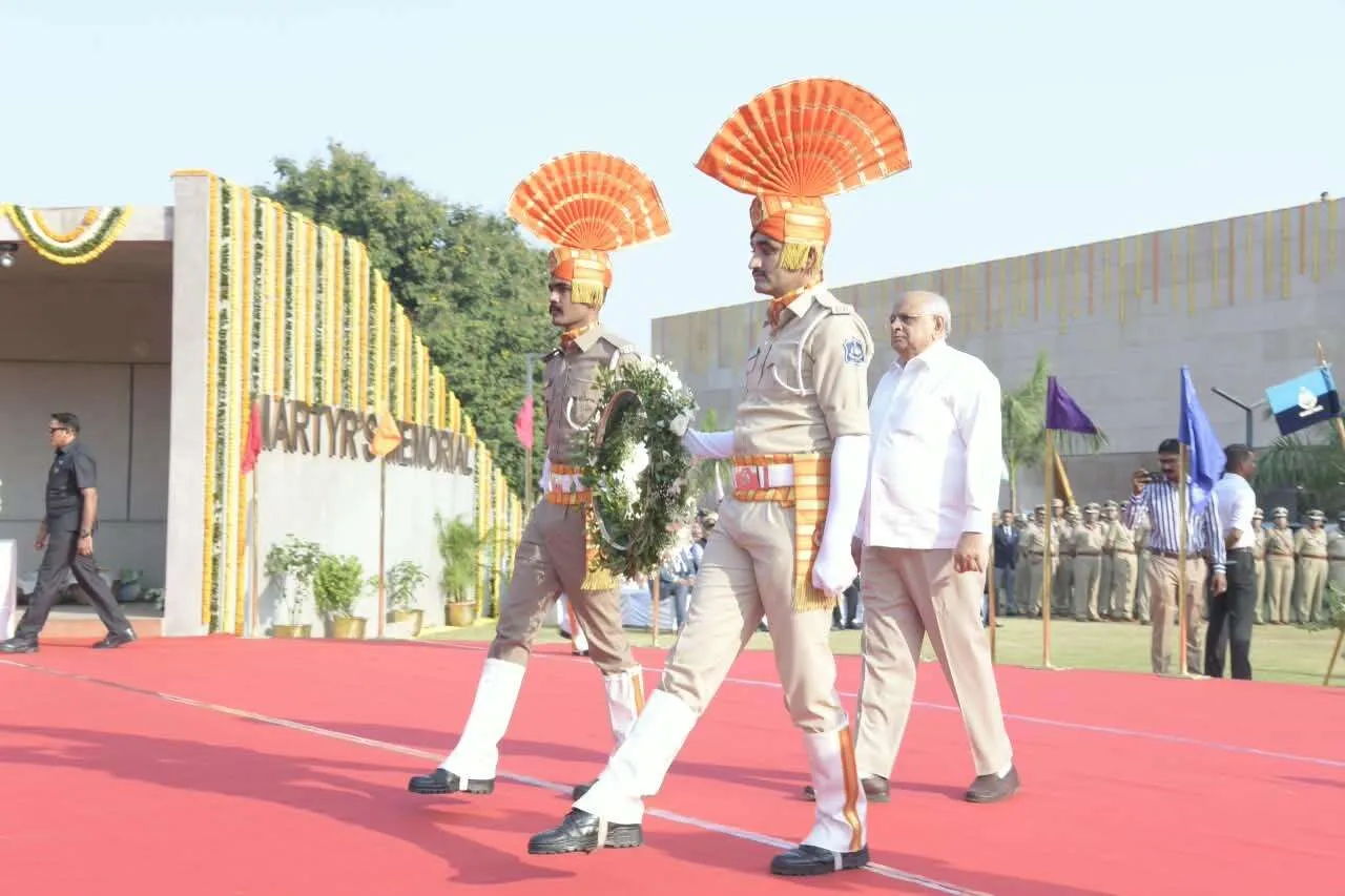 શૌર્ય, સમર્પણ અને સર્વોચ્ચ બલિદાન: પોલીસ શહીદ સ્મૃતિ દિવસે વીર શહીદોને મુખ્યમંત્રીની ભાવાંજલિ 4 WhatsApp Image 2026 10 21 at 6.05.04 PM.jpeg