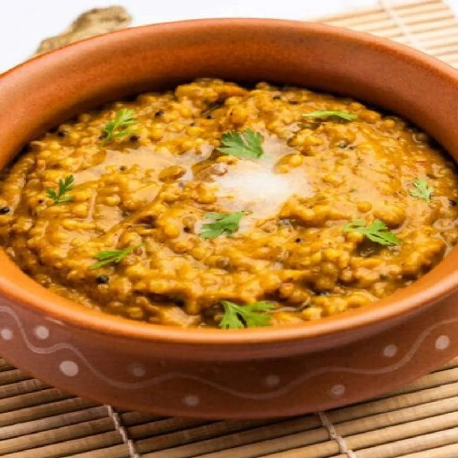 ઘરે જ બનાવો મસાલેદાર અને ટેસ્ટી મસૂર દાળ ખીચડી, નોંધી લો આસાન રેસીપી 2 Masoor Dal Khichadi.jpg