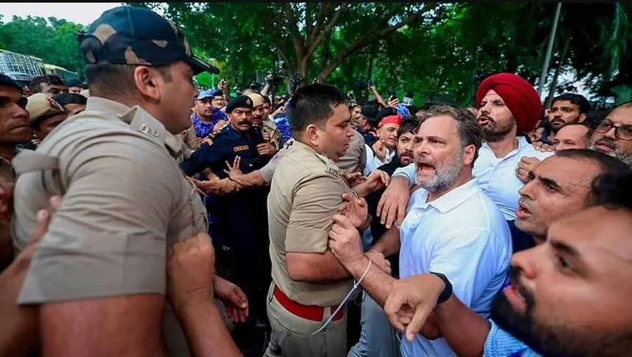 ફ્રાન્સના પ્રદર્શનનો ઉલ્લેખ કરી BJPનો રાહુલ ગાંધી પર નિશાન! કોંગ્રેસ પર લગાવ્યો અરાજકતા ફેલાવવાનો આરોપ 2 rahul1.jpg