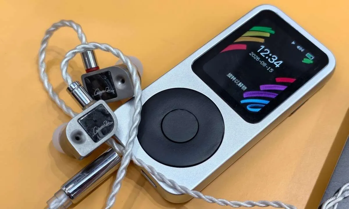 iPod જેવો લુક, સ્માર્ટફોનથી છુટકારો! આવી ગયું નવું મ્યુઝિક પ્લેયર 2 IPOD .jpg