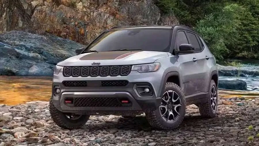 Jeep Compass ખરીદવાનું વિચારો છો? હવે આવી ગયું સૌથી સસ્તું ઓટોમેટિક મોડલ! 3 Jeep Compass.jpg