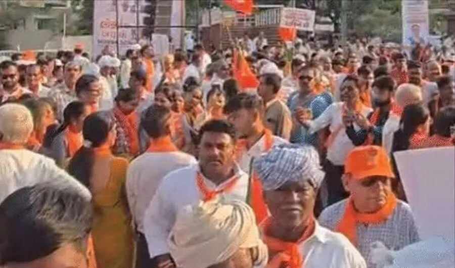 ‘લોકતંત્ર બચાવો, અરાજકતા હટાવો’ના નારા સાથે અમદાવાદમાં ભાજપની પદયાત્રા 2 BJO.jpg