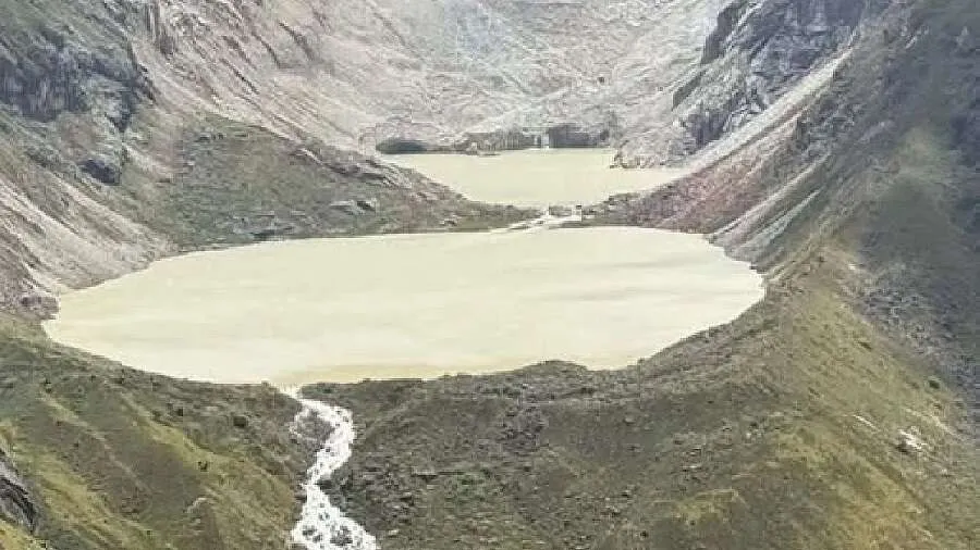ભૂતાનમાં ગ્લેશિયલ ફાટવાથી પૂરનું જોખમ, સંકોશ નદી કાંઠાના વિસ્તારોમાં પ્રશાસન એલર્ટ મોડ પર 3 Bhutan Flood Alert