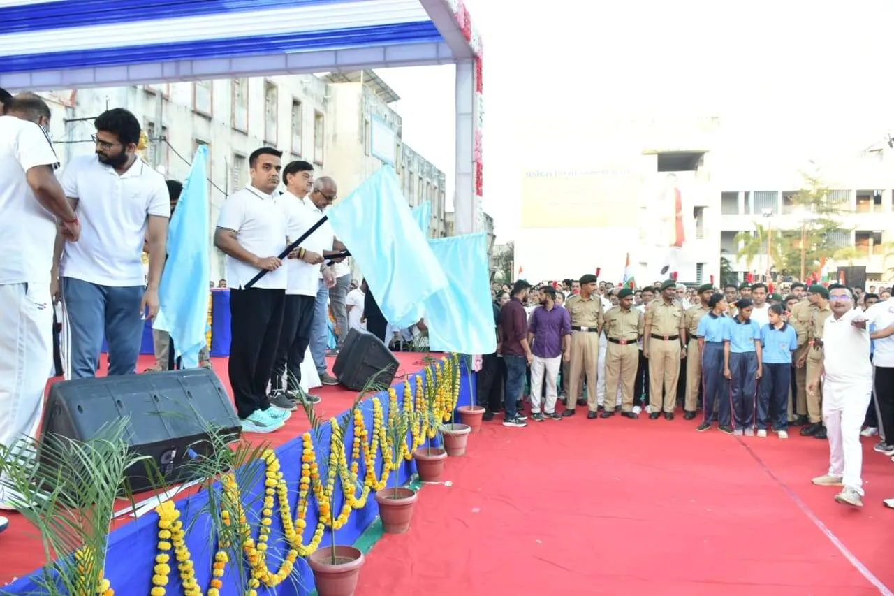 ડભોઇમાં રાષ્ટ્રીય એકતા દિવસની ભવ્ય ઉજવણી: જાણો સરદાર સાહેબના વિઝન અંગે હર્ષ સંઘવીએ શું કહ્યું 4 WhatsApp Image 2026 10 31 at 12.47.37 PM.jpeg