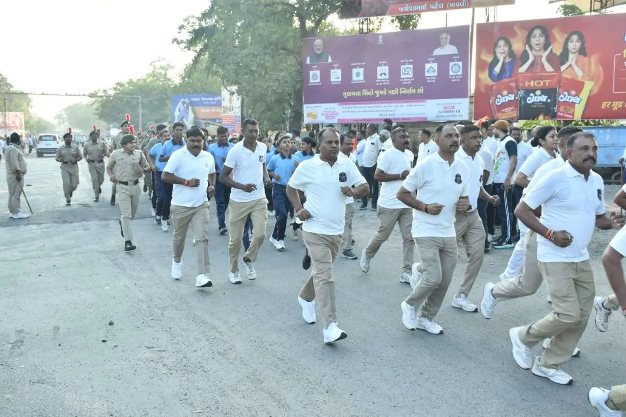 ડભોઇમાં રાષ્ટ્રીય એકતા દિવસની ભવ્ય ઉજવણી: જાણો સરદાર સાહેબના વિઝન અંગે હર્ષ સંઘવીએ શું કહ્યું 3 WhatsApp Image 2026 10 31 at 12.47.47 PM.jpeg